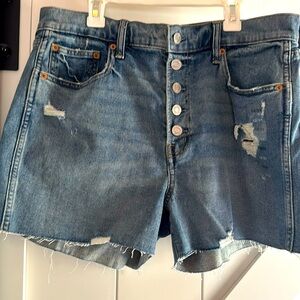 NWOT gap distressed denim cut off shorts